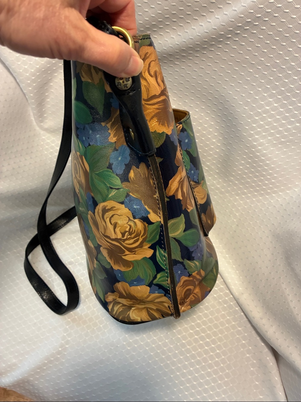 Patricia Nash Leather Lavello Bucket Bag Like New - Picture 5 of 10